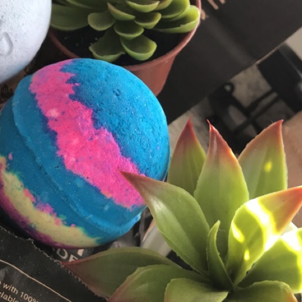 Lush Bath Bomb